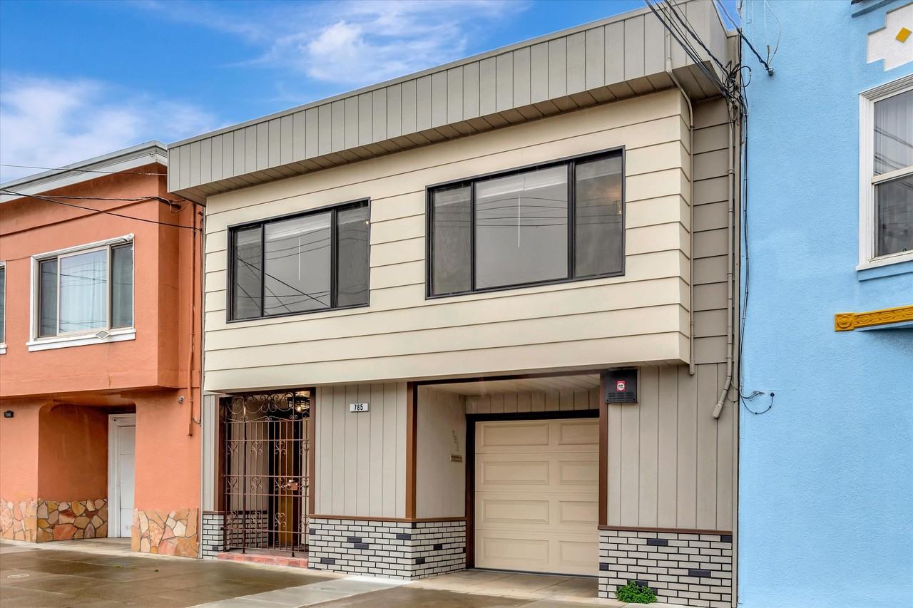 Listing photo 1 of 5