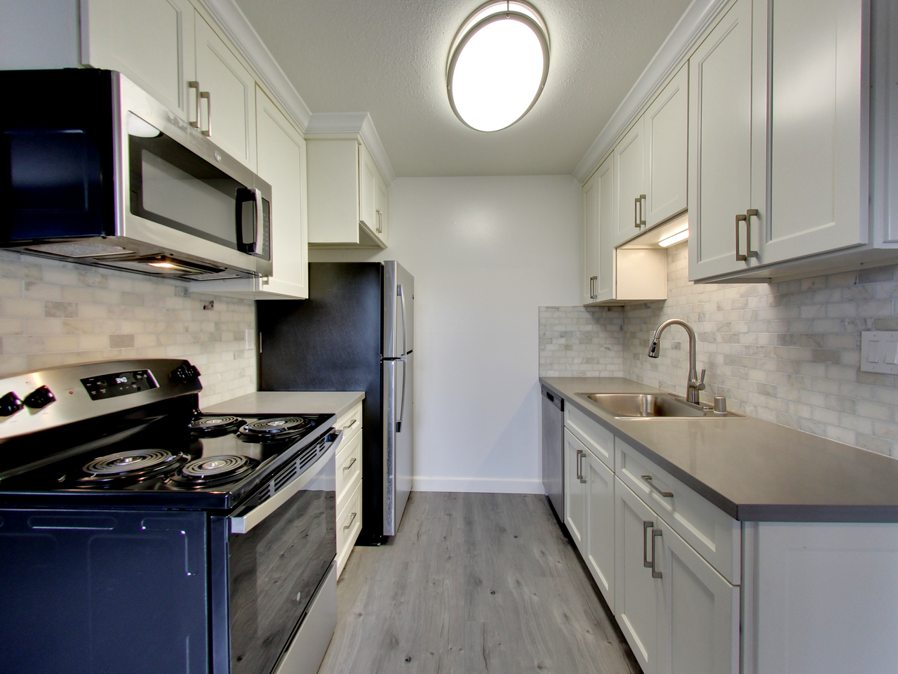 Listing photo 1 of 5