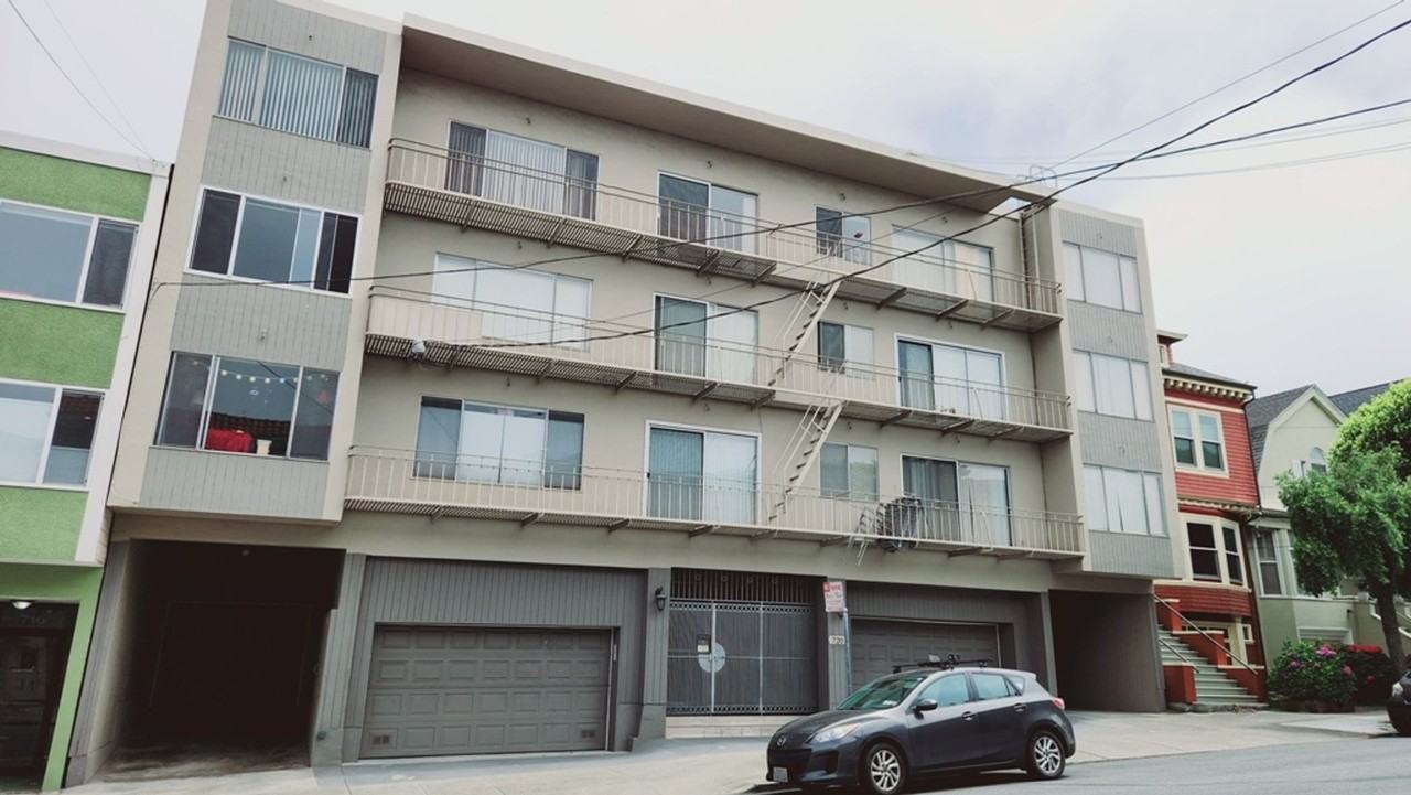 Listing photo 1 of 5