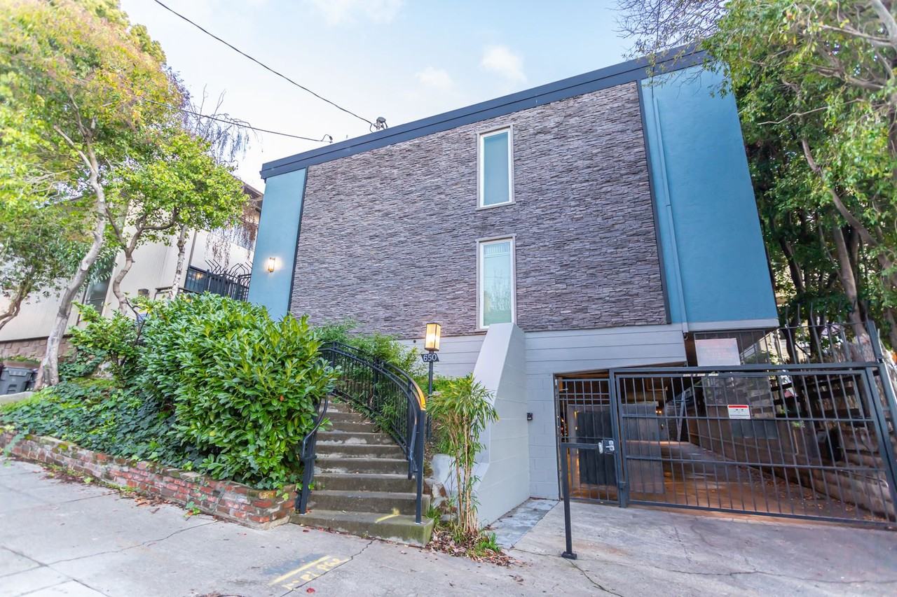 Listing photo 1 of 5