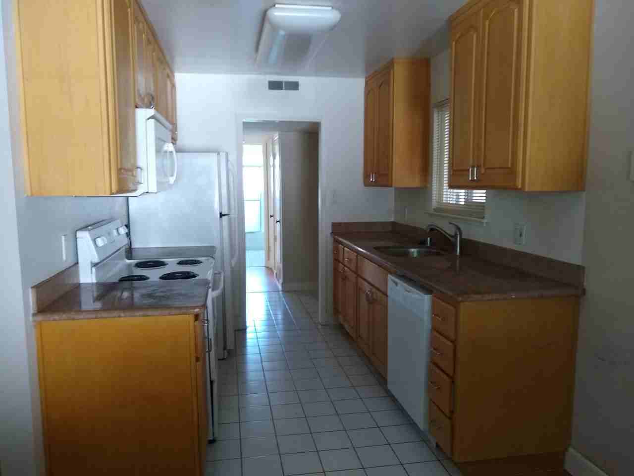 Listing photo 1 of 5