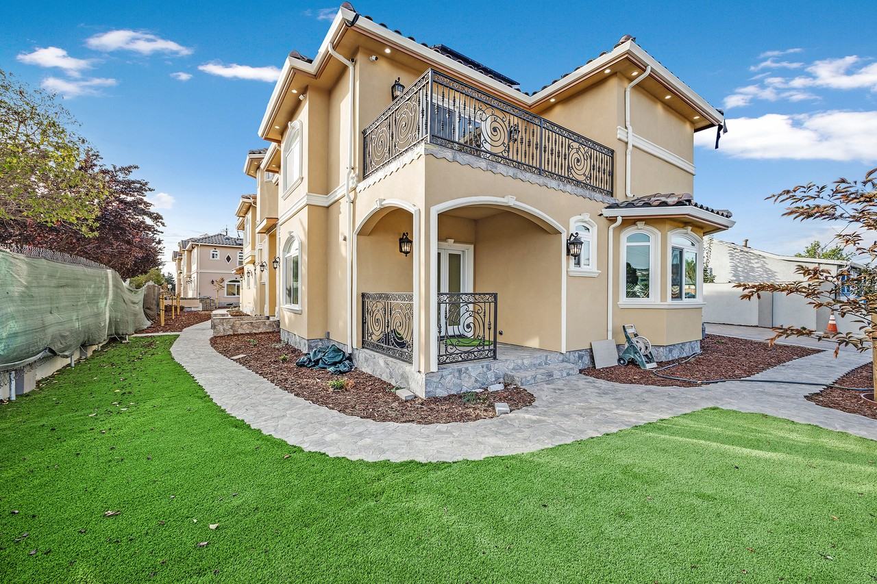 Listing photo 1 of 5