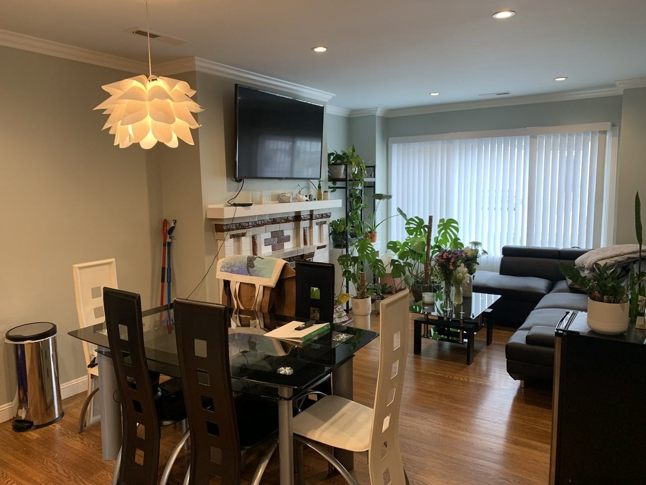 Listing photo 1 of 5
