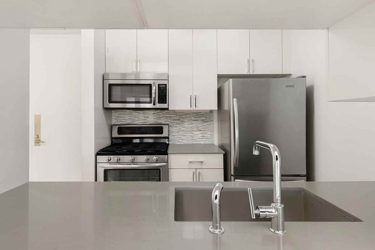 Listing photo 1 of 5