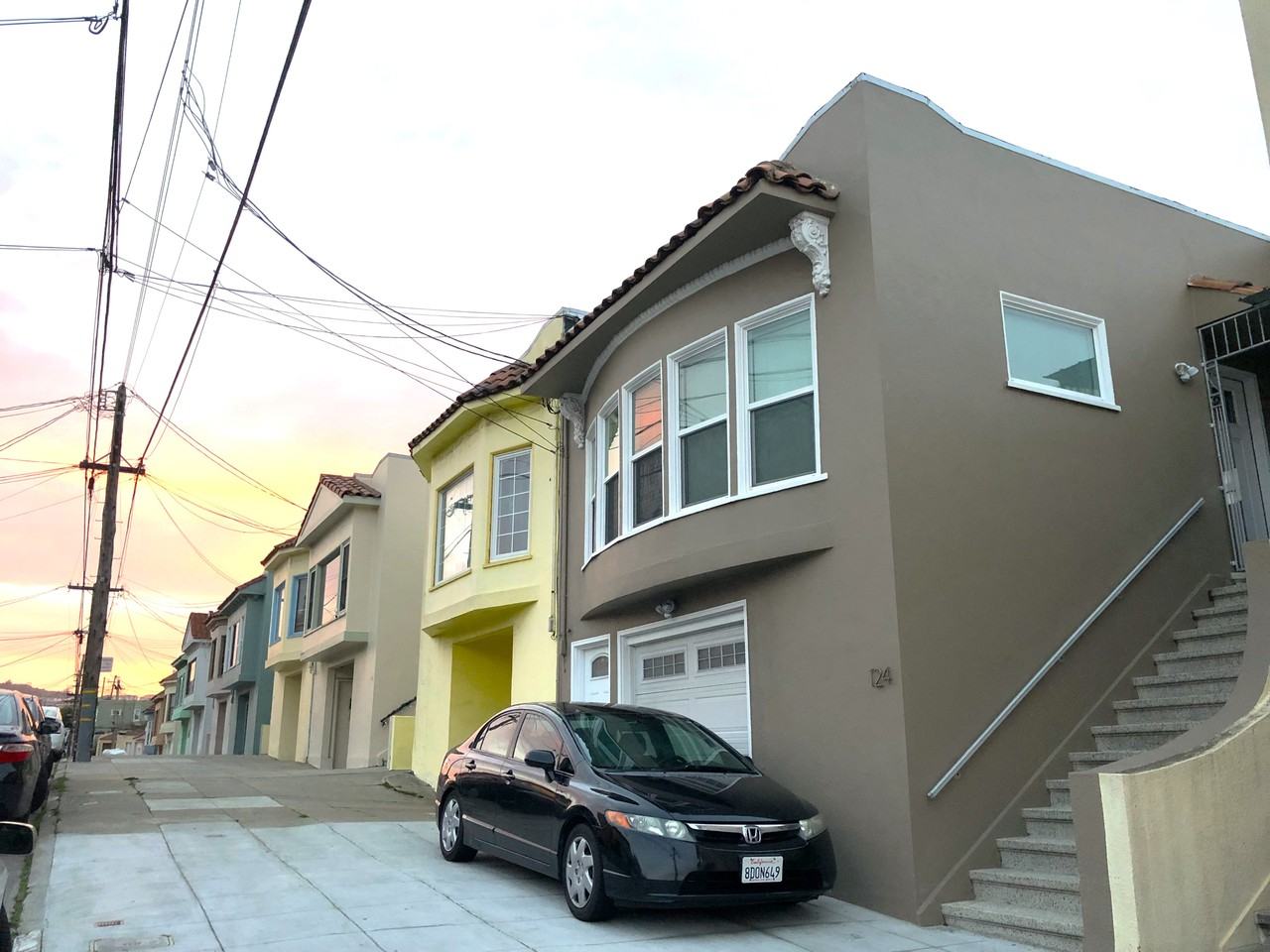 Listing photo 1 of 5