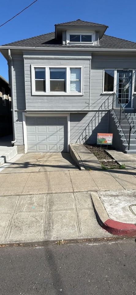 Listing photo 1 of 5