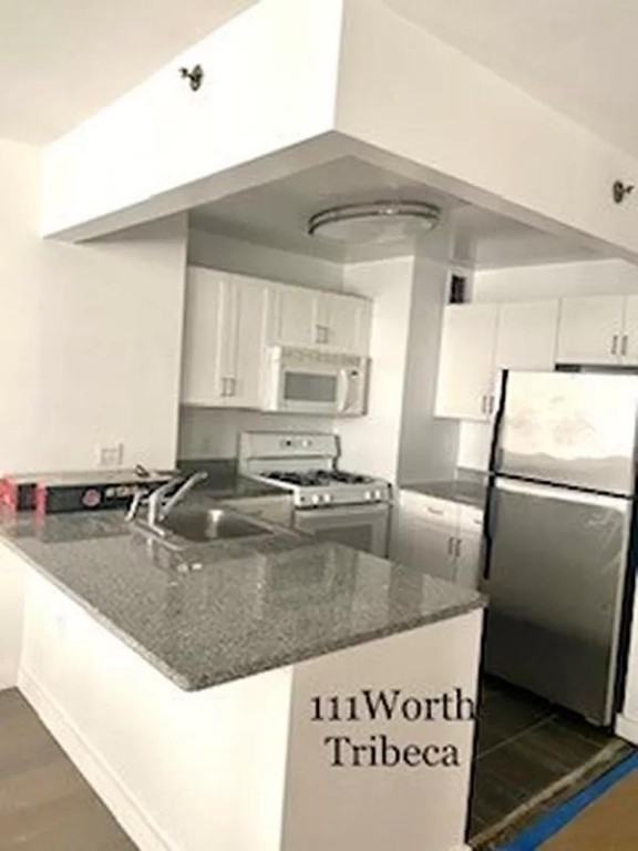 Listing photo 1 of 5