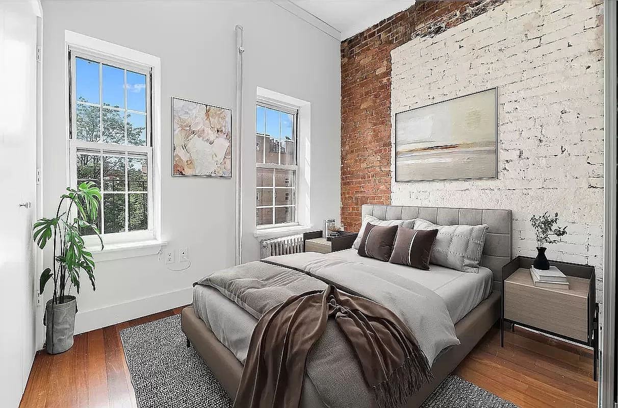 Listing photo 1 of 4