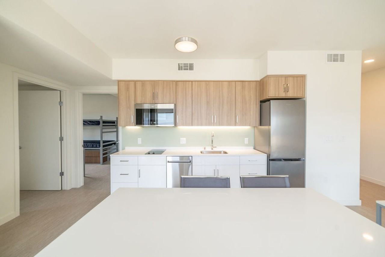 Listing photo 1 of 5