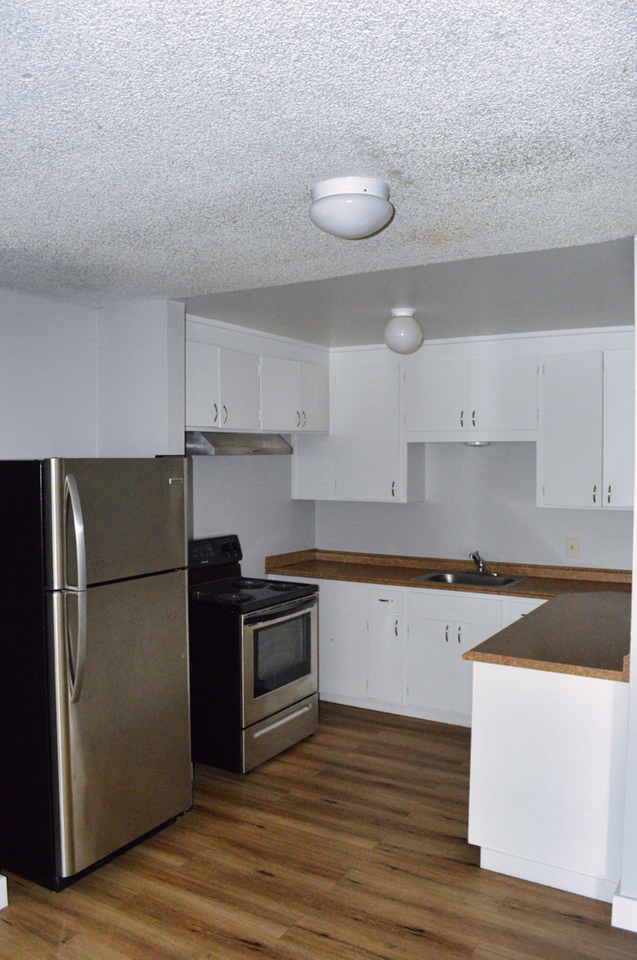 Listing photo 1 of 5