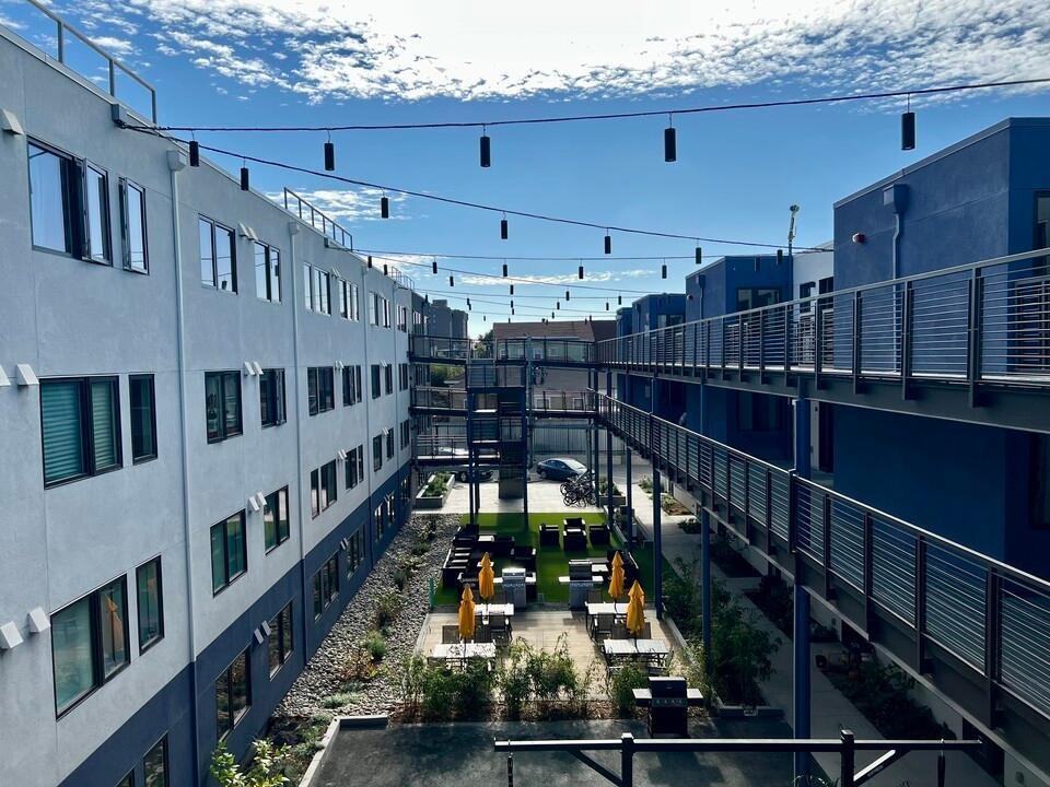 Listing photo 1 of 5