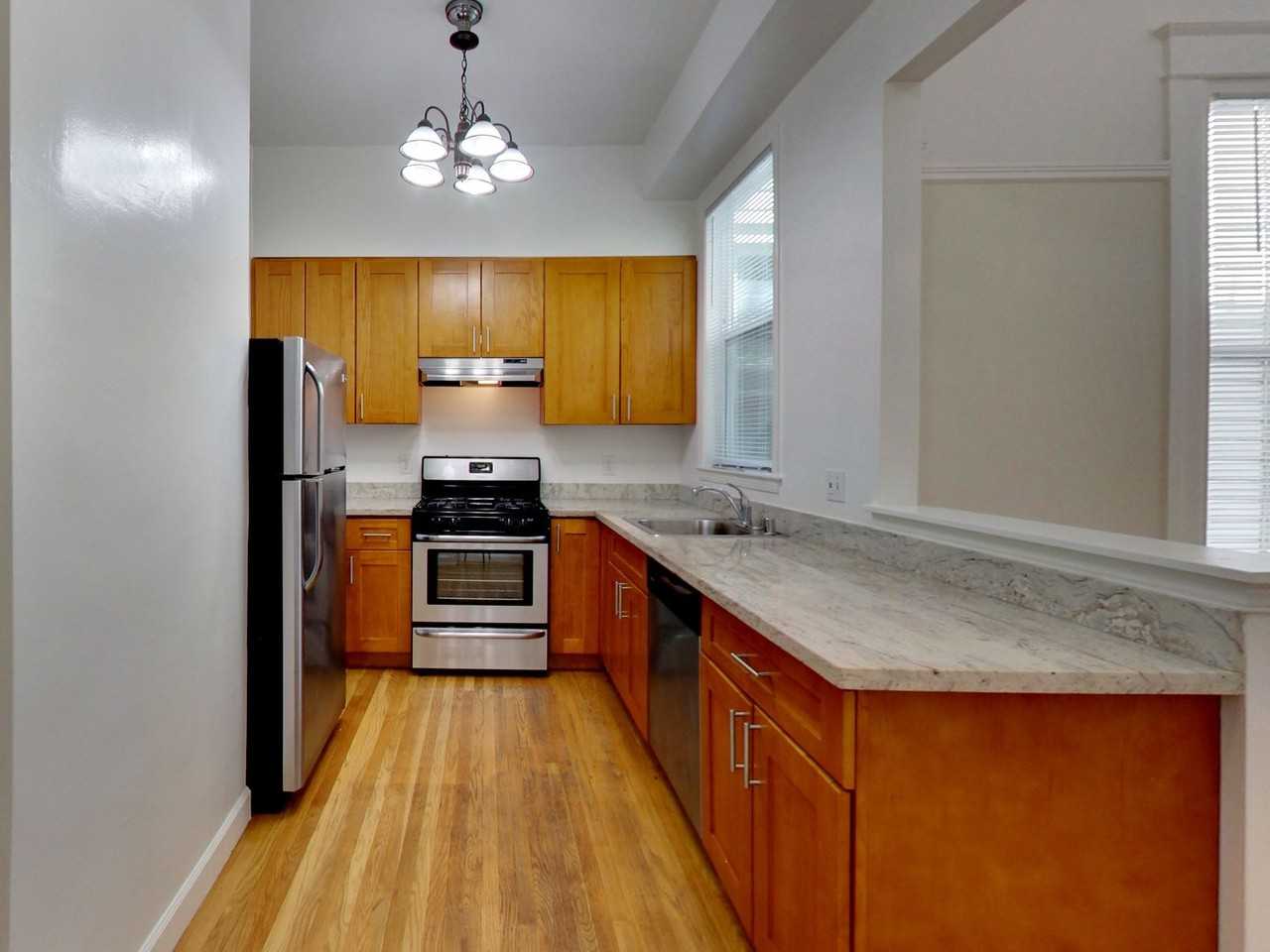 Listing photo 1 of 5