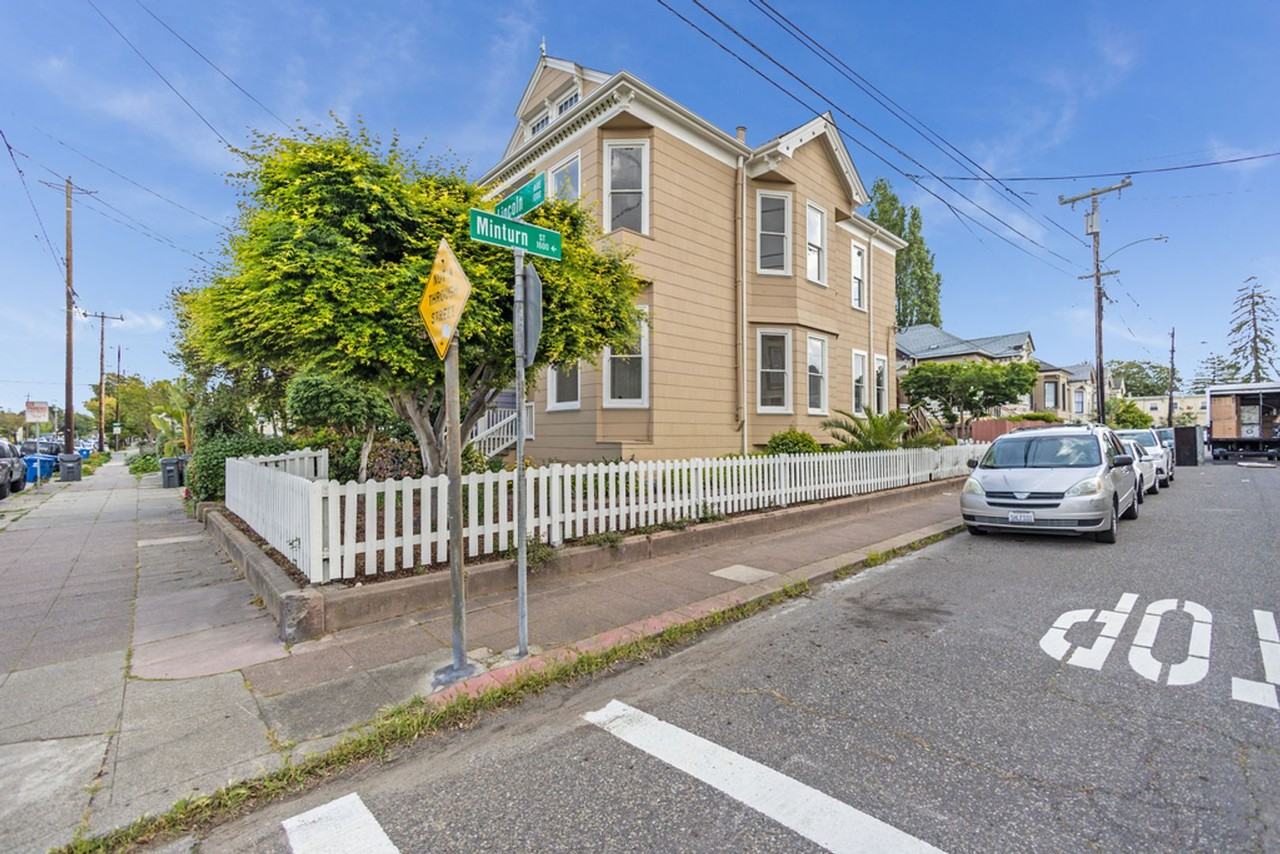 Listing photo 1 of 5
