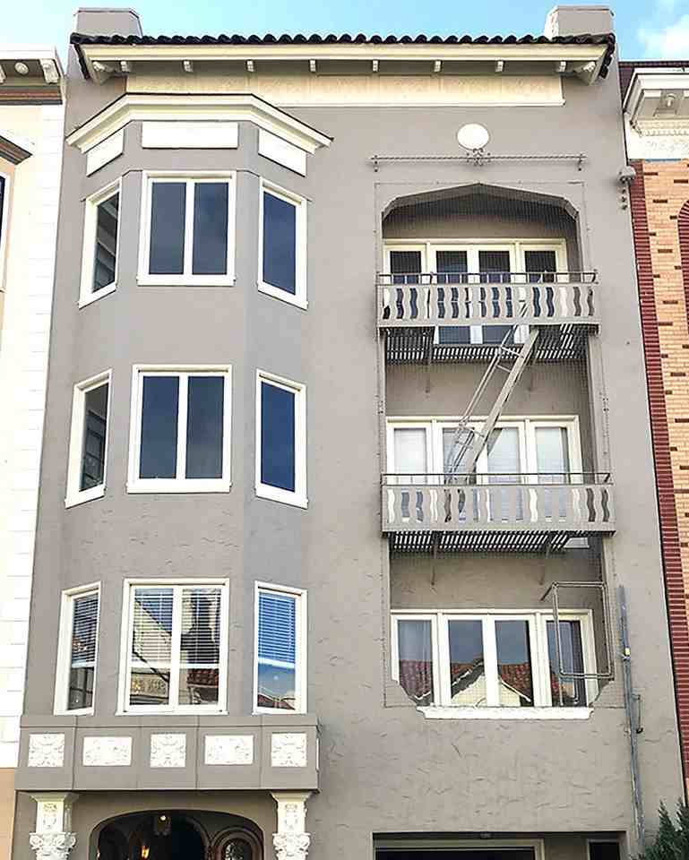 Listing photo 1 of 2