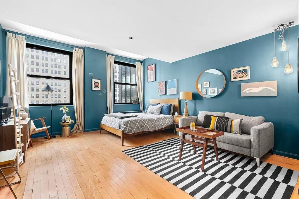 Listing photo 1 of 5