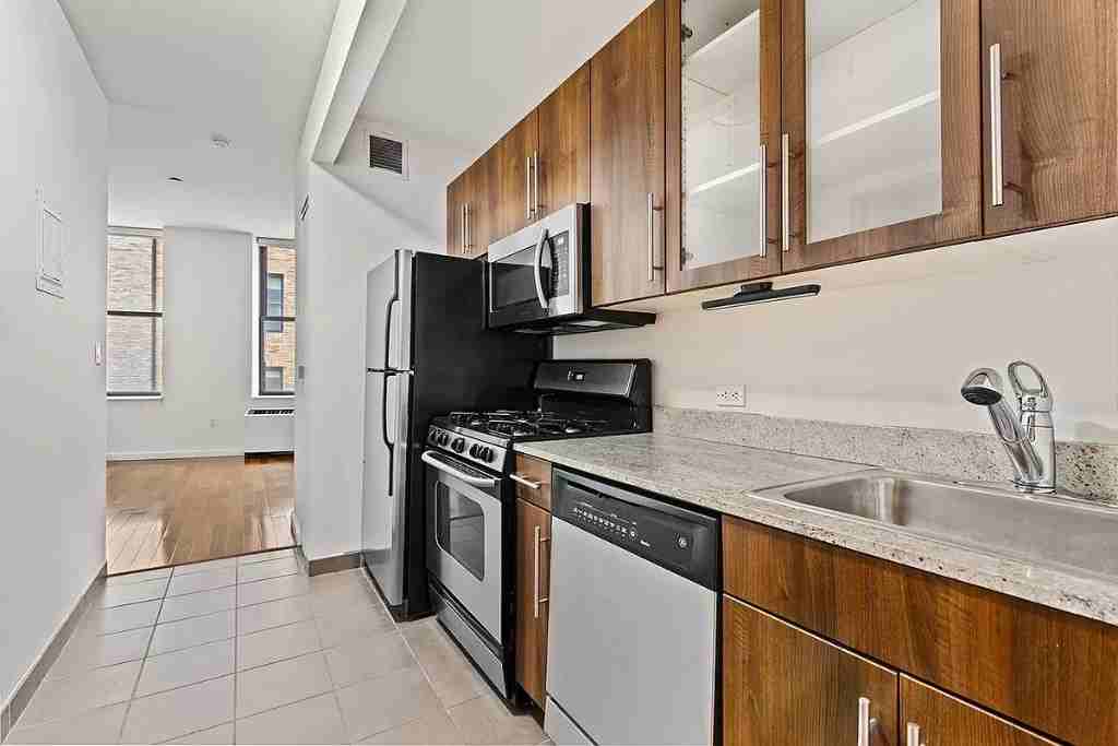 Listing photo 1 of 5