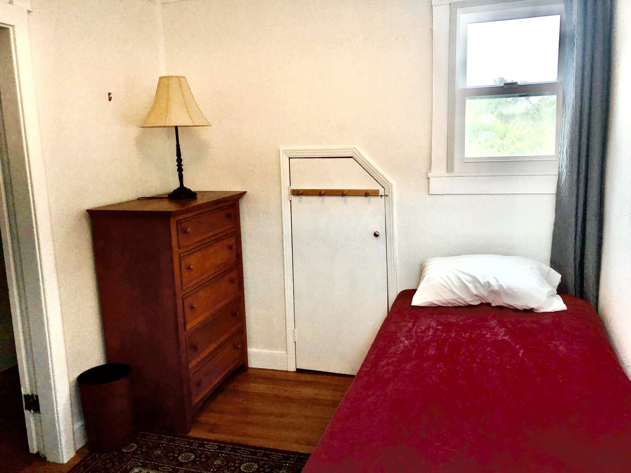 Listing photo 1 of 5