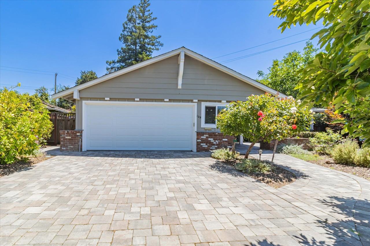 Listing photo 1 of 5