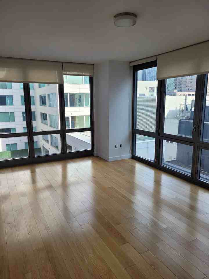 Listing photo 1 of 5