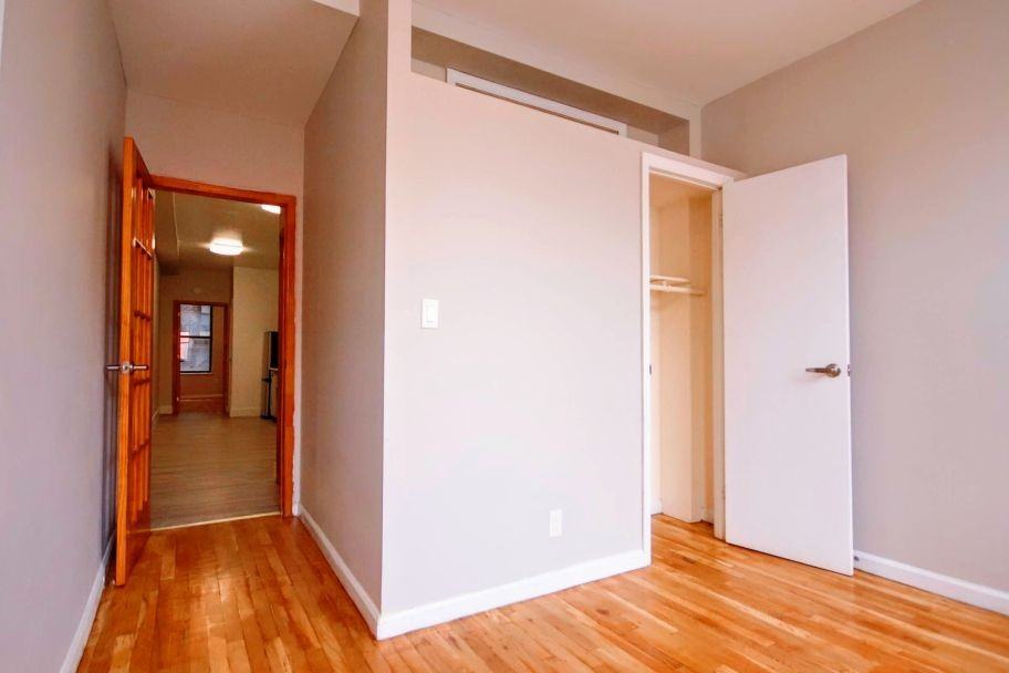 Listing photo 1 of 5