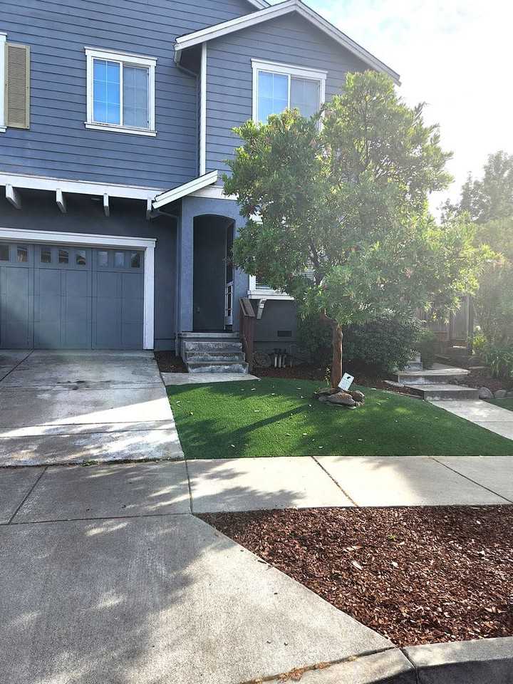 Listing photo 1 of 5