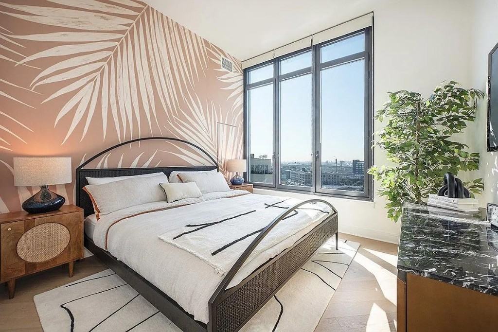 Listing photo 1 of 5