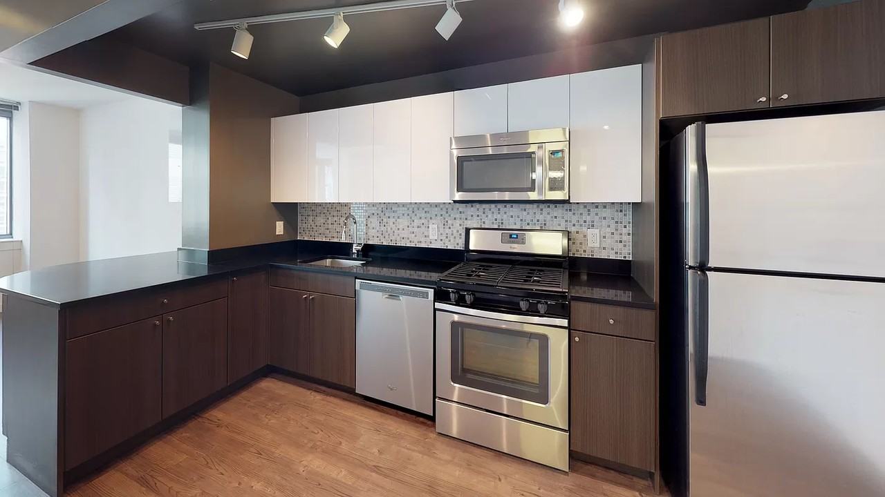 Listing photo 1 of 5