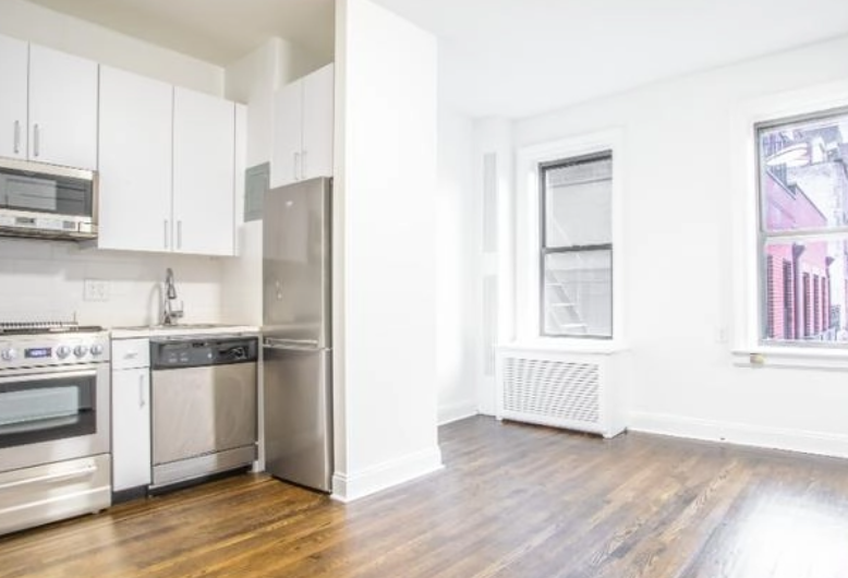 Listing photo 1 of 3