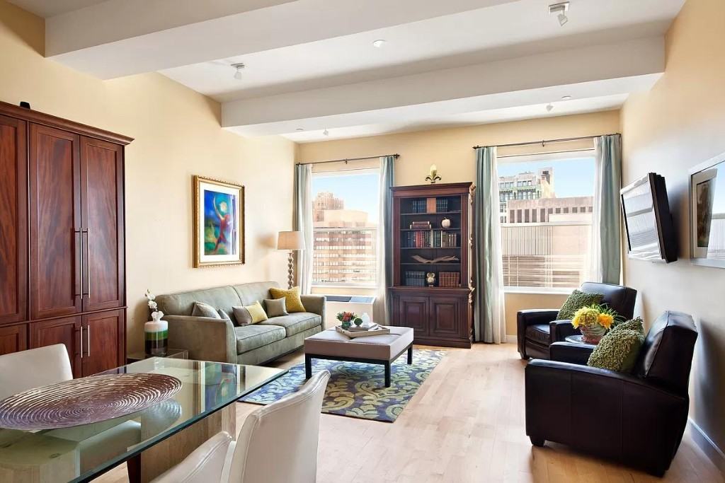 Listing photo 1 of 5