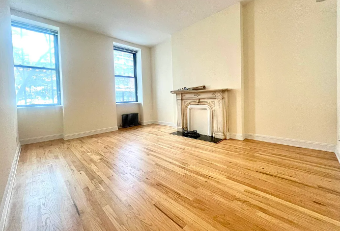 Listing photo 1 of 5