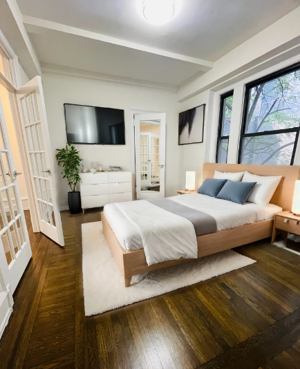 Listing photo 1 of 5