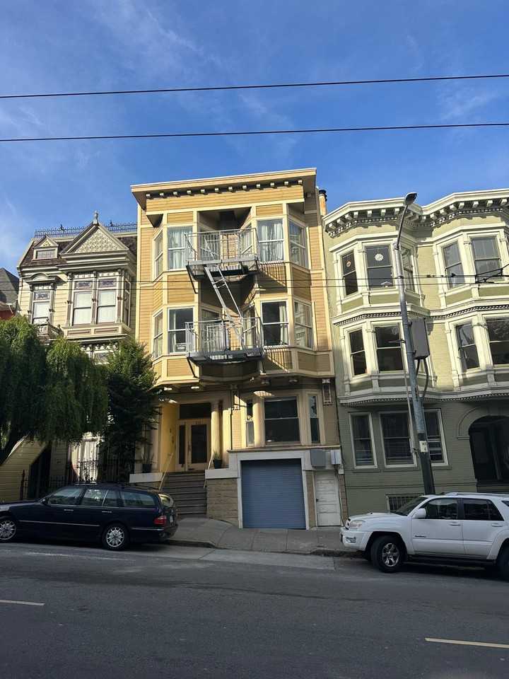 Listing photo 1 of 5