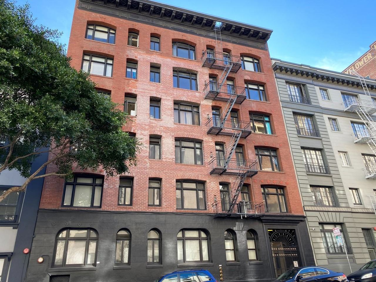 Listing photo 1 of 5