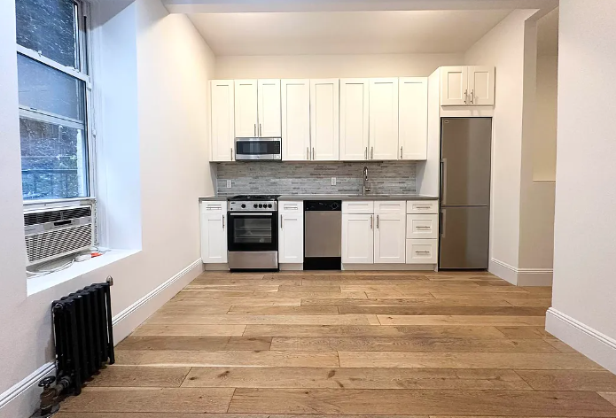 Listing photo 1 of 5