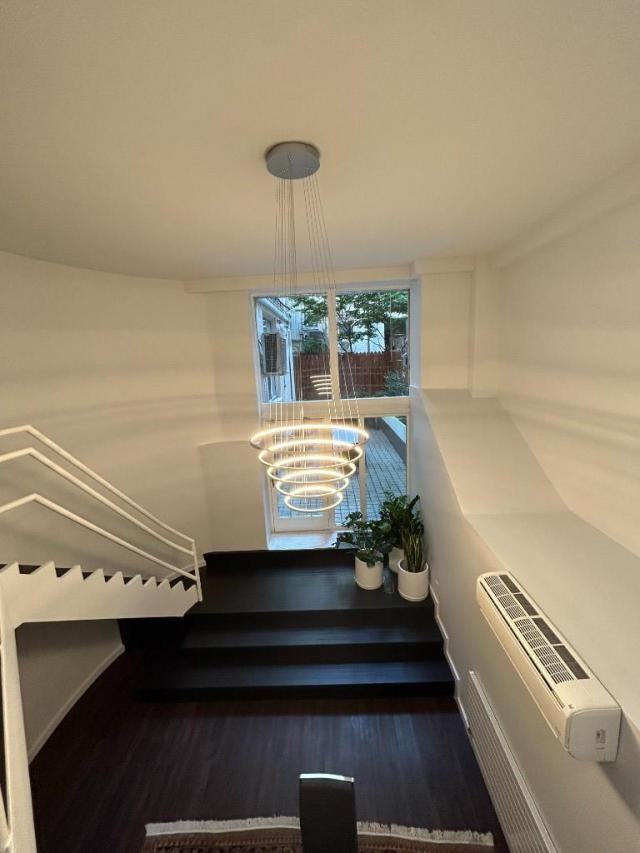Listing photo 1 of 5