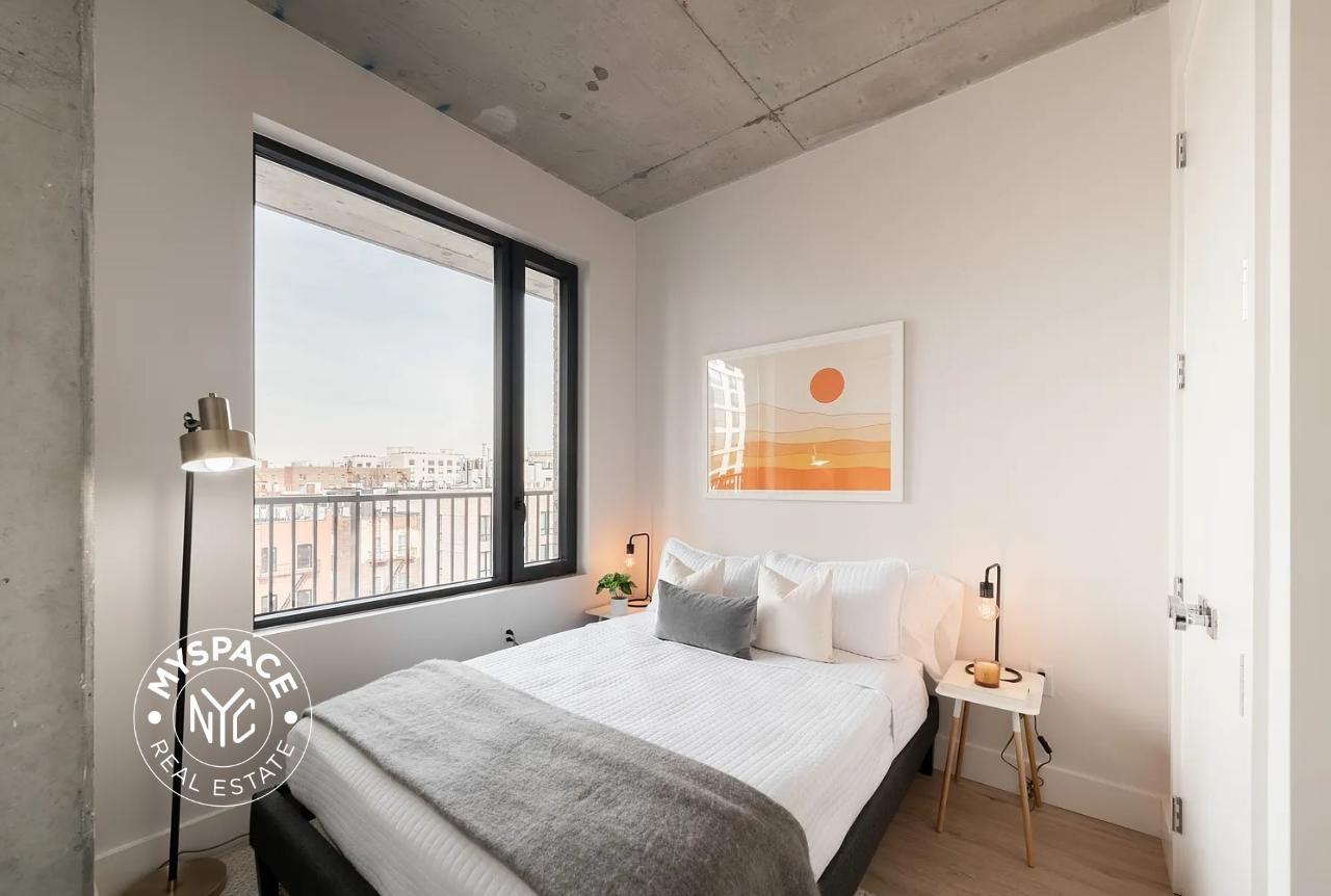 Listing photo 1 of 5