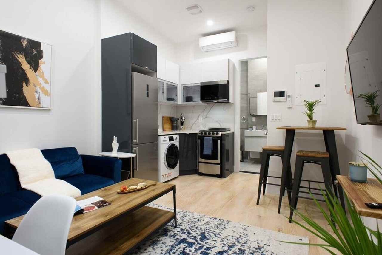 Listing photo 1 of 5