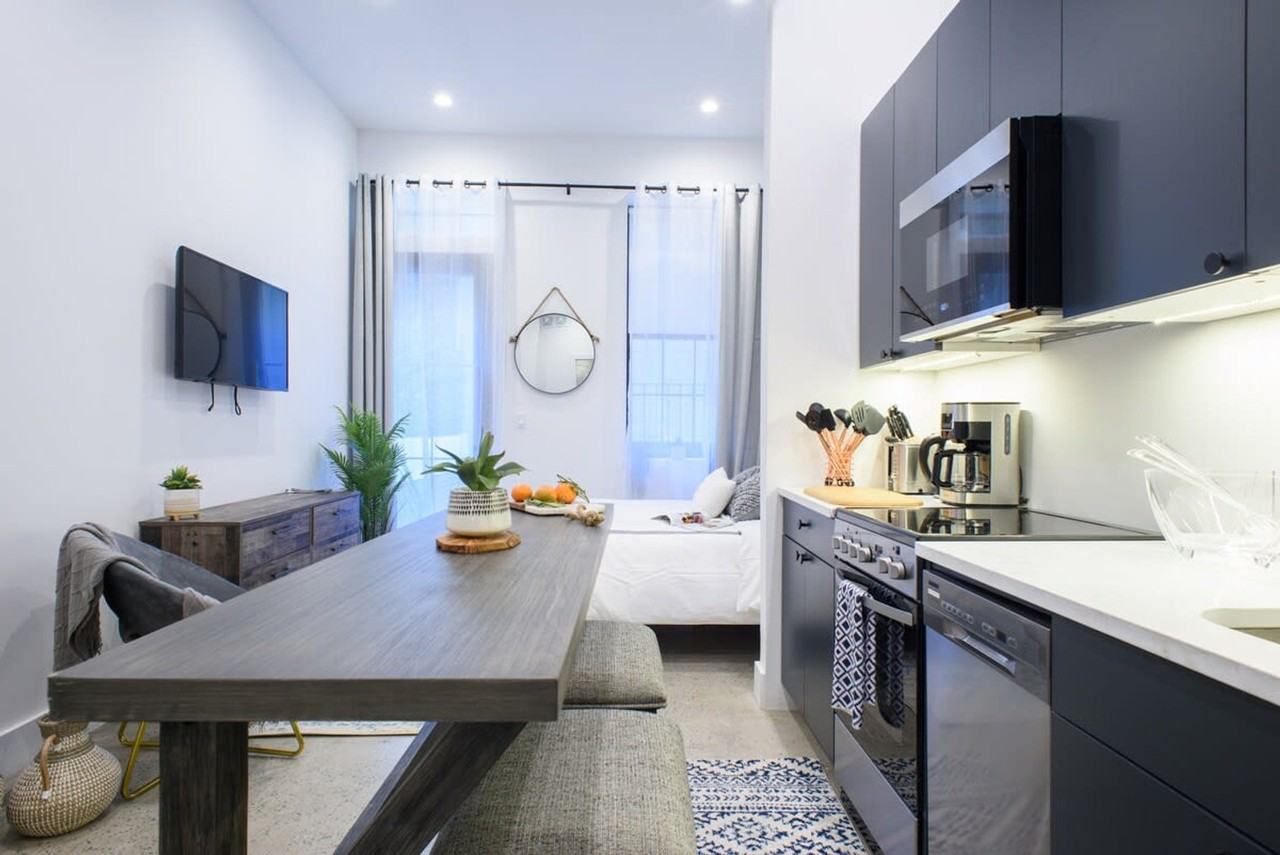 Listing photo 1 of 5