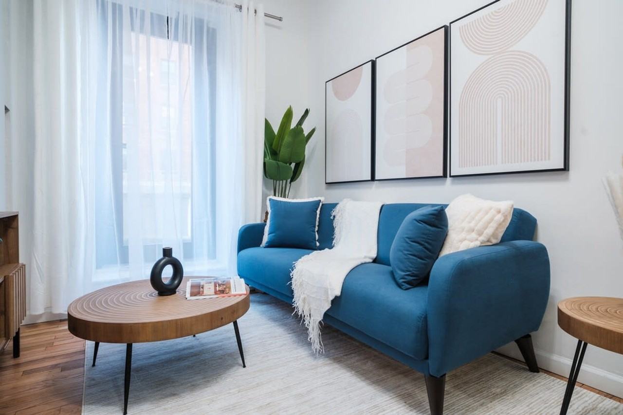 Listing photo 1 of 5