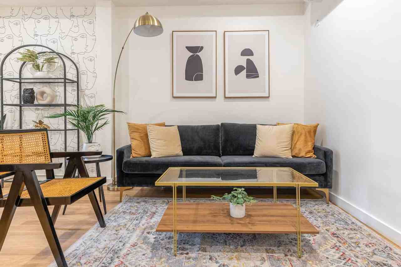 Listing photo 1 of 5