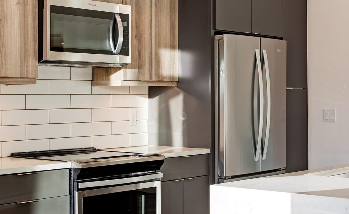 Listing photo 1 of 5