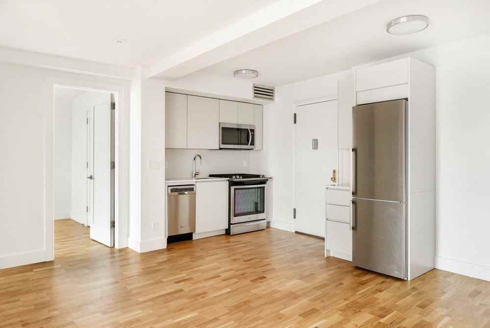 Listing photo 1 of 5