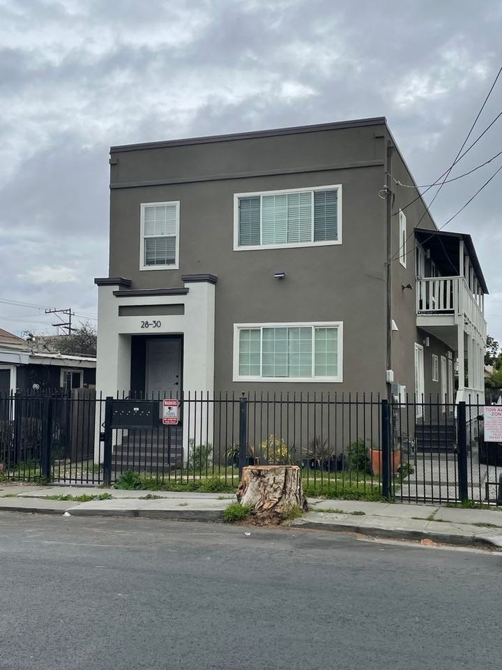 Listing photo 1 of 5