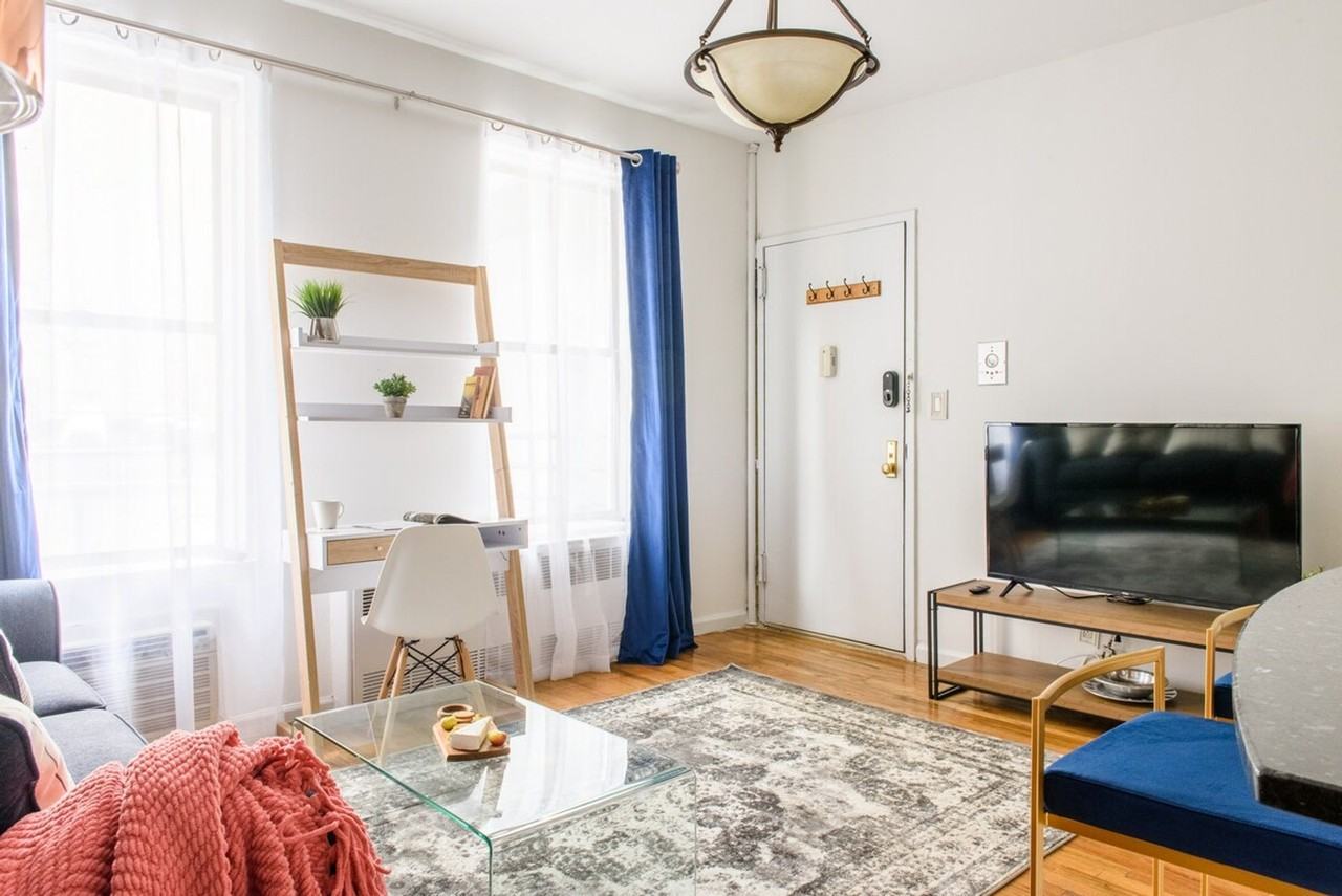 Listing photo 1 of 5