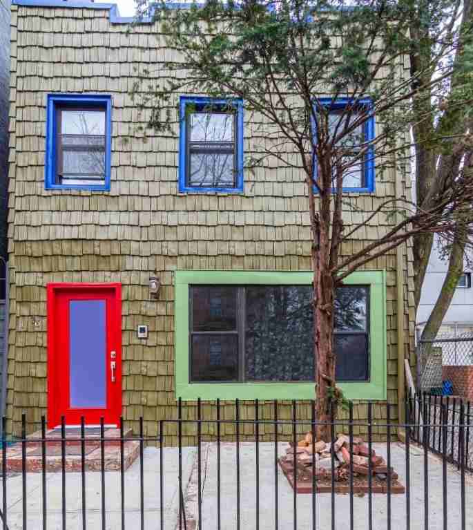 Listing photo 1 of 5