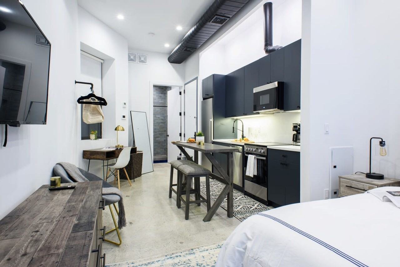 Listing photo 1 of 5