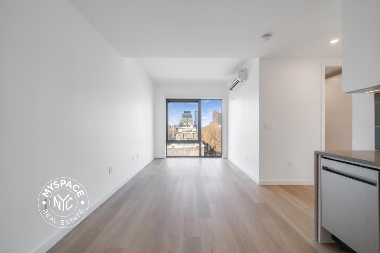 Listing photo 1 of 5