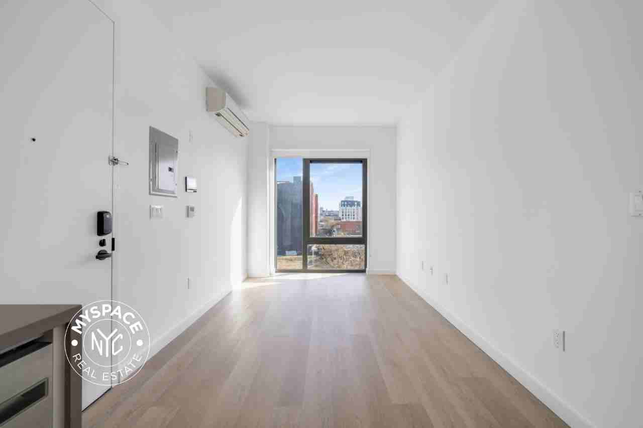 Listing photo 1 of 5