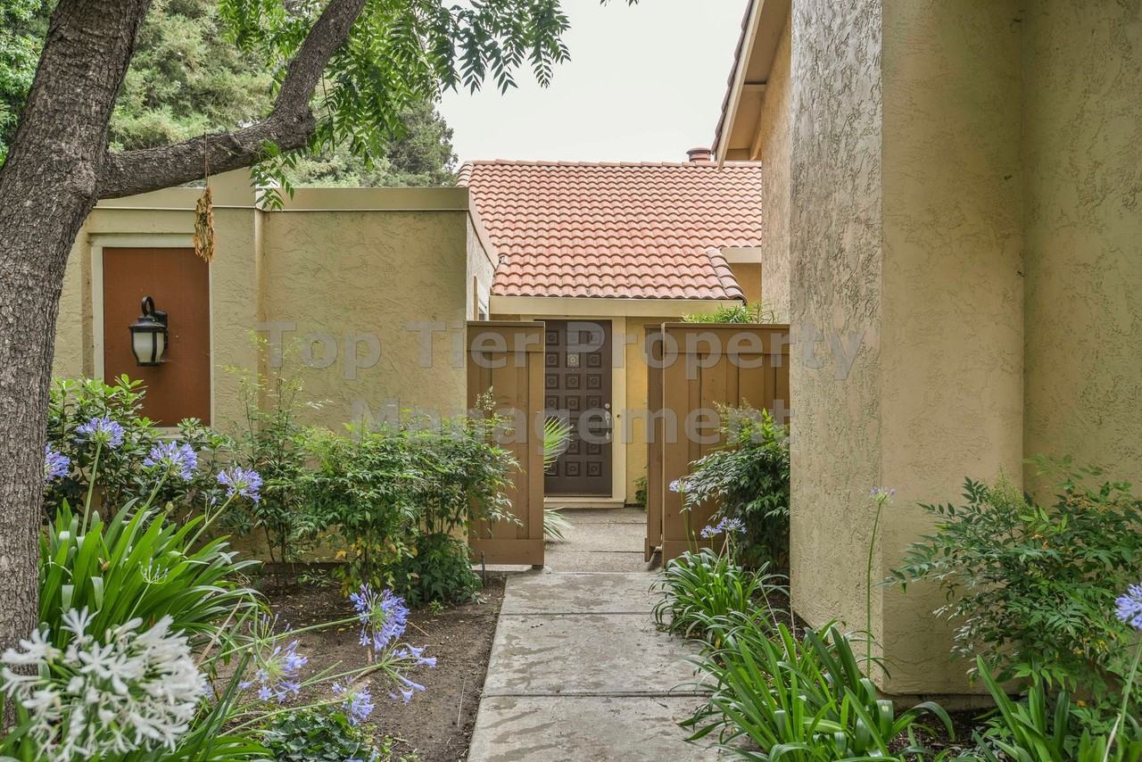 Listing photo 1 of 5