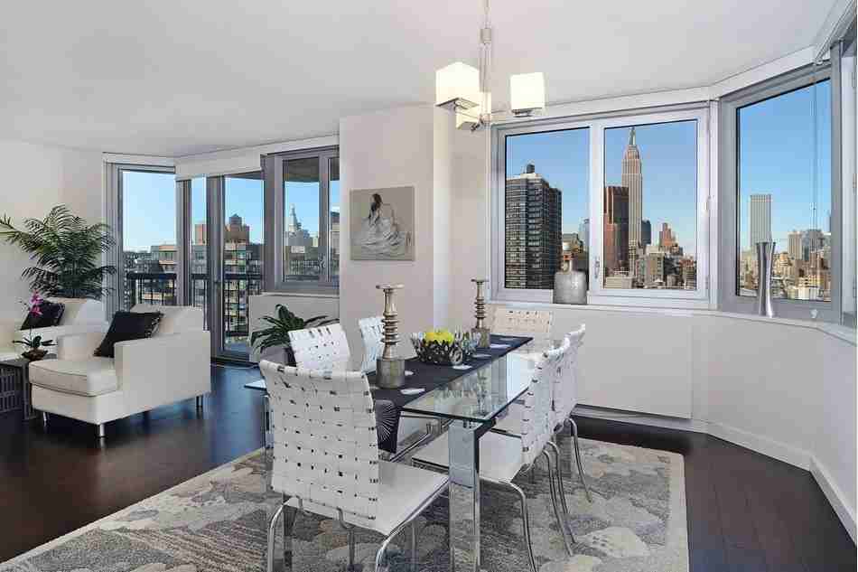 Listing photo 1 of 5